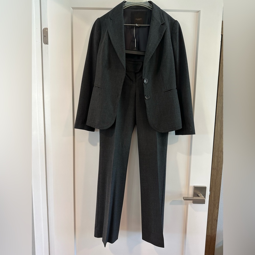 The Limited Cassidy Fit suit set